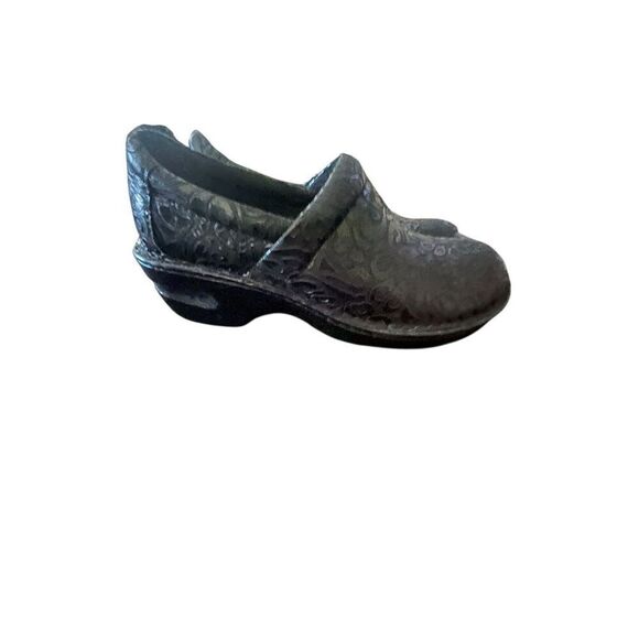 BOC Born Concept Women's Black Leather Floral Paisley Embossed Clog Size 8.5M - Picture 10 of 13